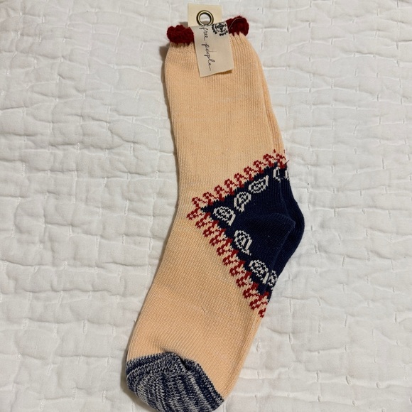 Free People NWT Heart Fairisle Pom Pom Ankle/Crew Socks - Picture 2 of 4